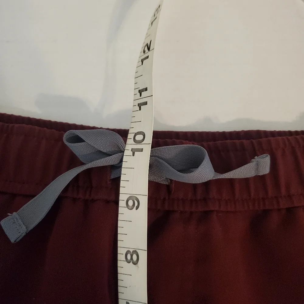 FIGS Men's Scrub Joggers M Burgundy Tansen Slim Fit Pockets Ribbed Ankle Cuff